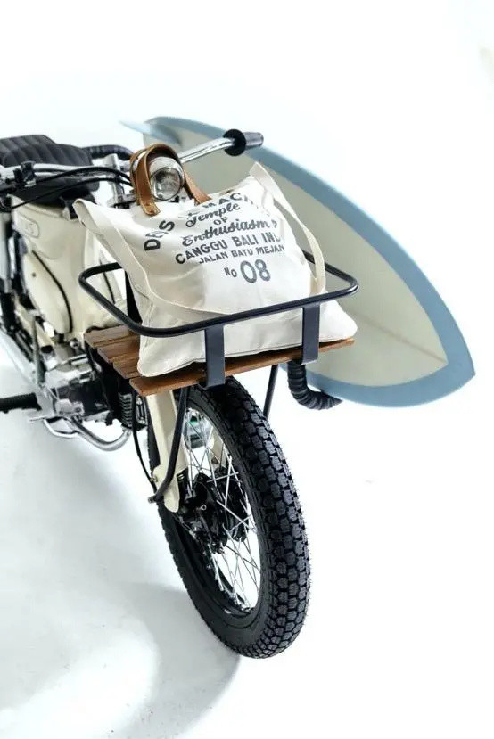 Breitling与Vintage摩托车改装文化碰撞——Top Time Deus全球限量联名腕表