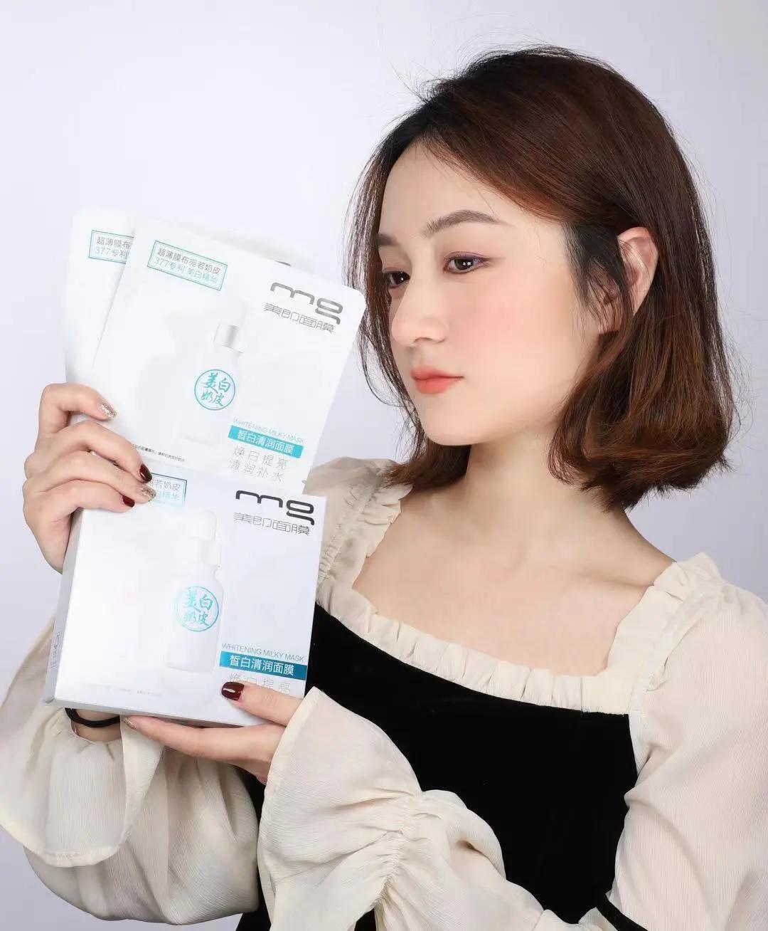 是选择平平无奇,还是摇身一跃“氛围美女”?