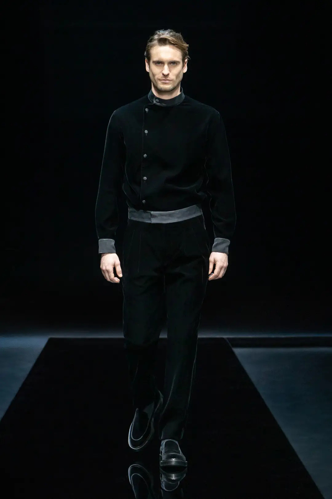 为什么电影明星们都钟情Giorgio Armani？