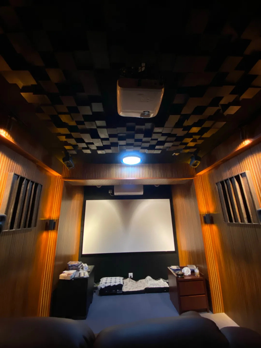 14平米小黑屋的独立影音室完工