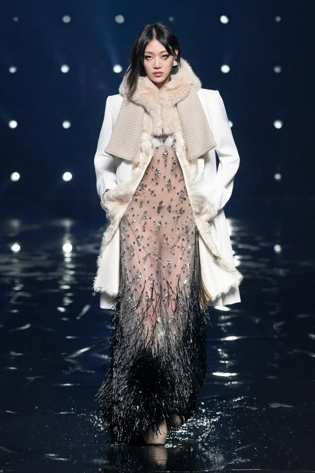 欧阳娜娜范丞丞会穿的Givenchy是什么样？