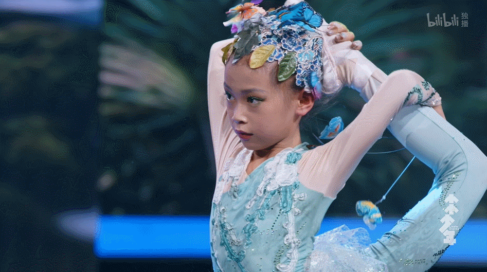 在猪肉店起舞的9岁芭蕾女孩，引发网友们热烈讨论：你现在的职业是你的兴趣吗？
