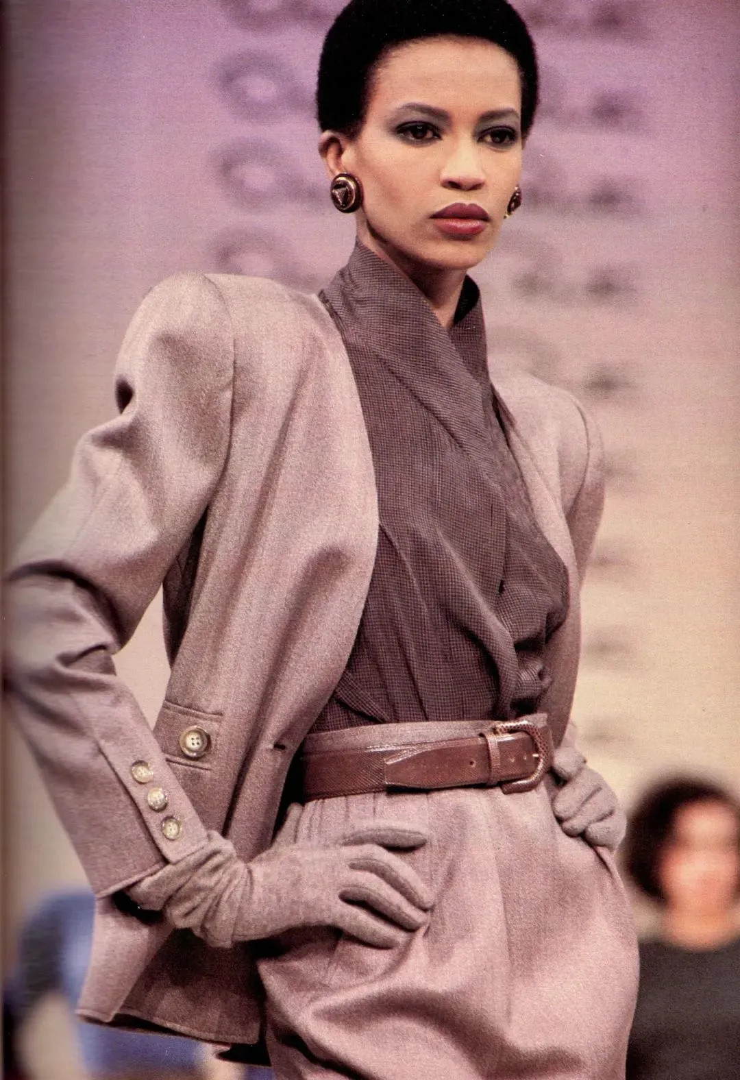 80年代女士西装图片