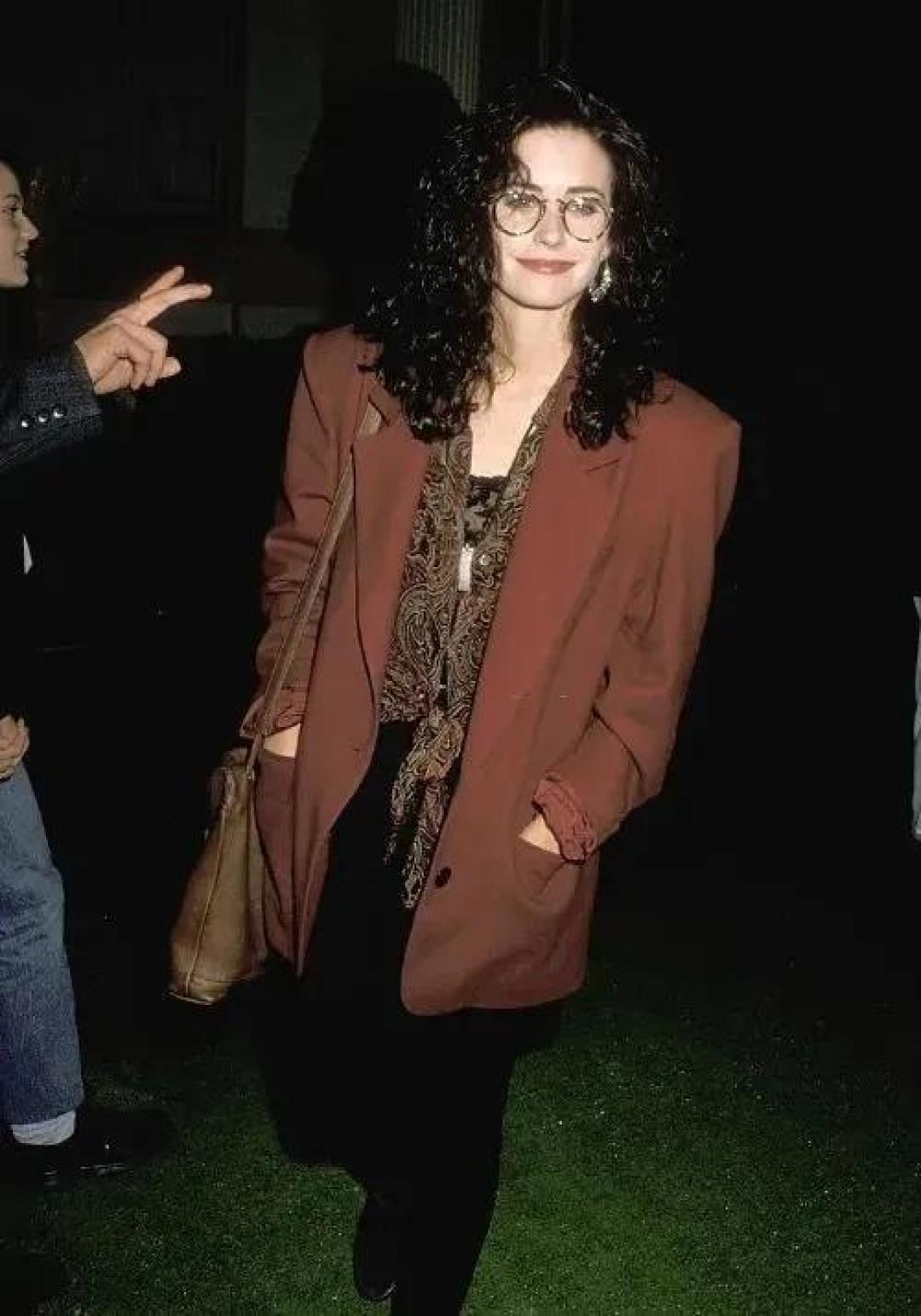 没想到80年代妈妈辈西装穿搭成为我们的典范