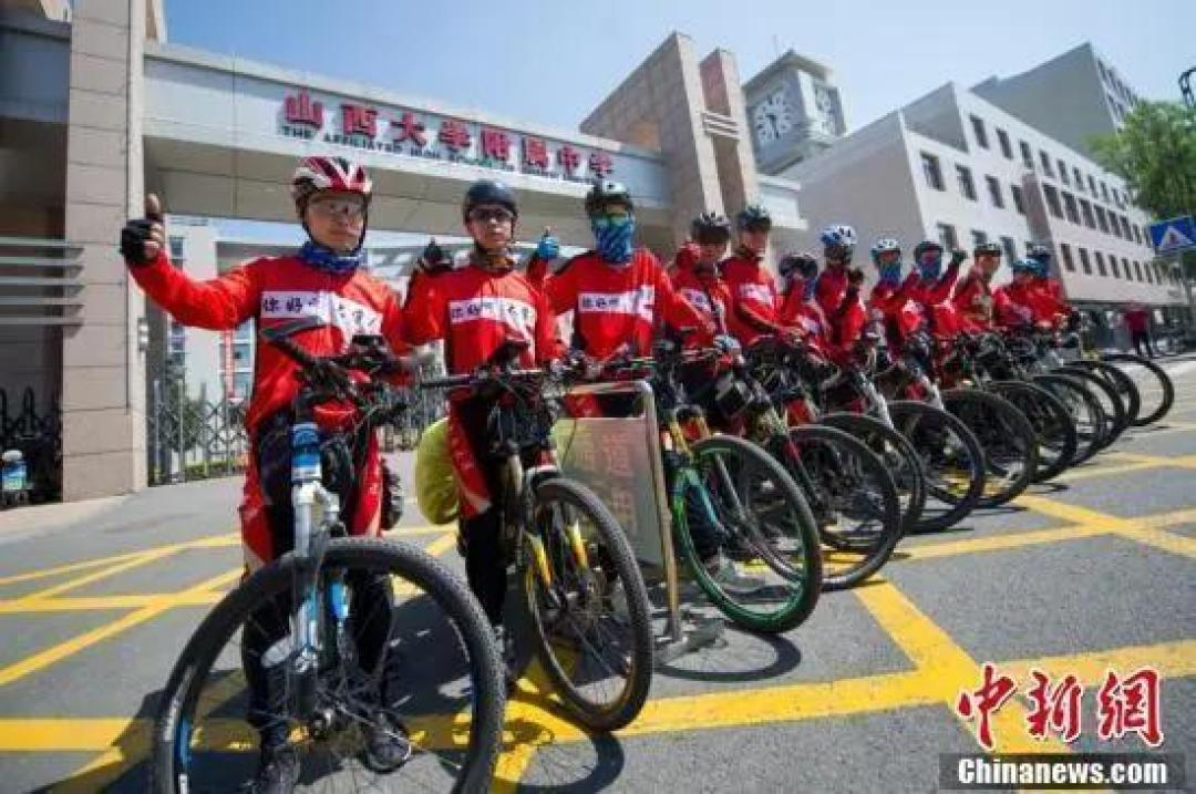 996家庭孩子上寄宿?取消英语主科地位?不要学奥数?缩短学制?老母亲们提议会不会更靠谱……