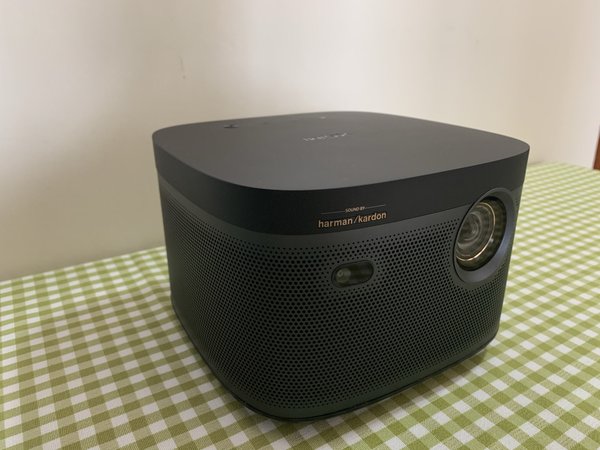 极米Z8X家用投影仪打造入门家庭影院