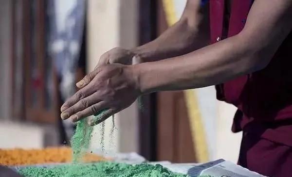 神秘东方技艺登上美剧《纸牌屋》？他们用一堆沙子震惊世界。