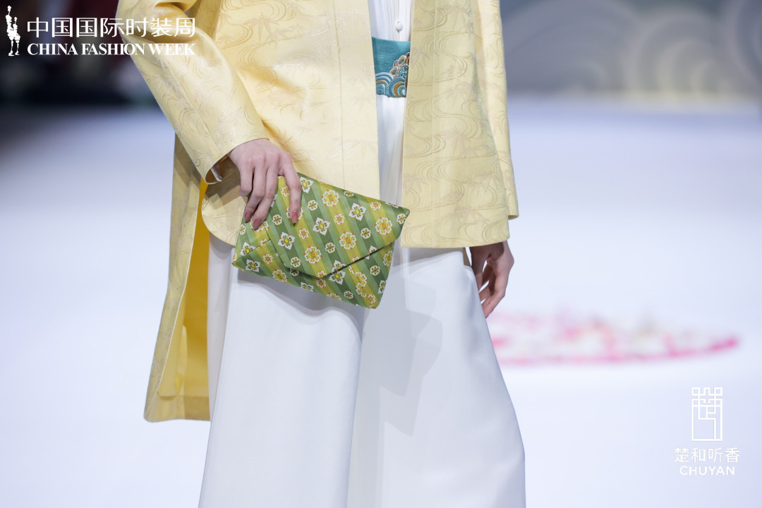 国风来袭,你会穿汉服出行吗?