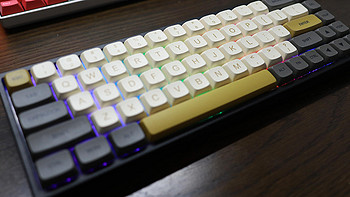 雷神KC3068——239元三模68键机械键盘