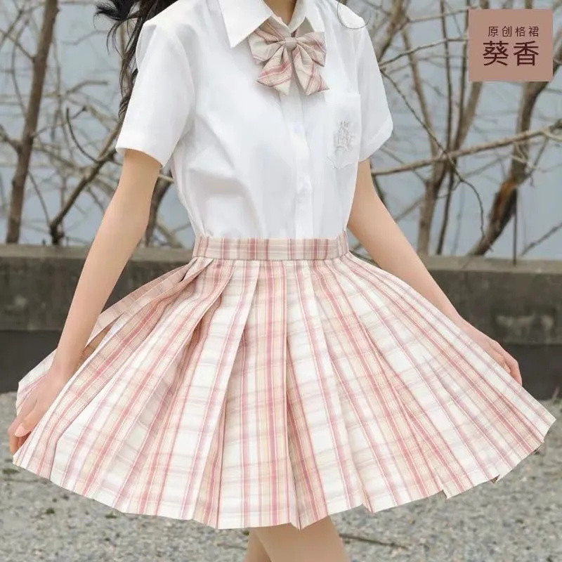 JK制服丨那些与樱花季绝配的小粉格裙们，第几条你沦陷了？