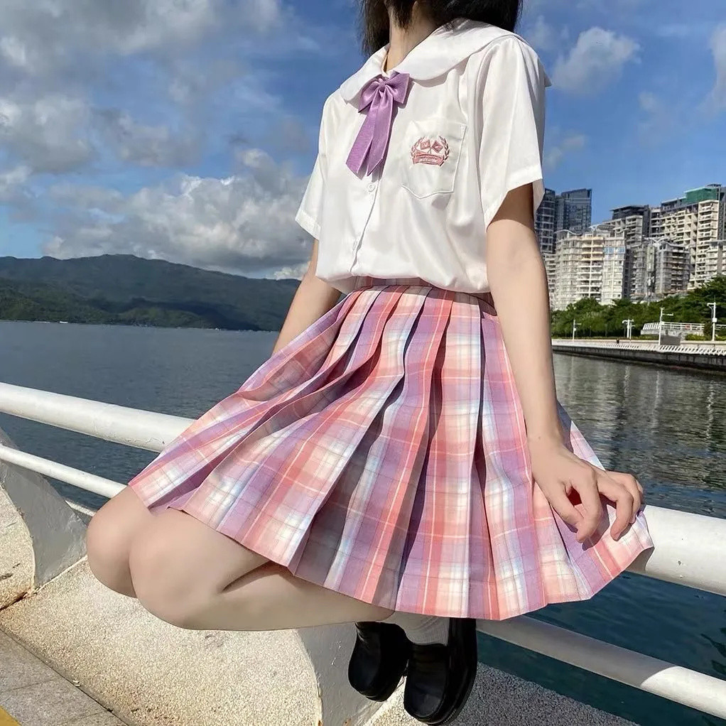 JK制服丨那些与樱花季绝配的小粉格裙们，第几条你沦陷了？