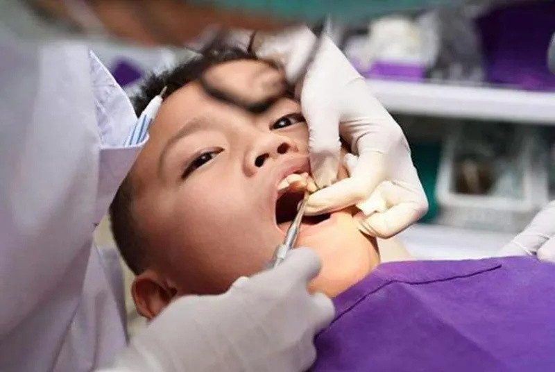 孩子会出现“双排牙”，多半是家长的原因，别不在意
