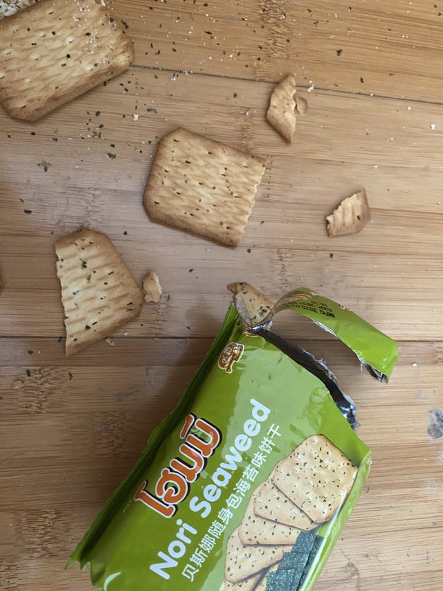 这个东西味道哈可以，不过撒了一地