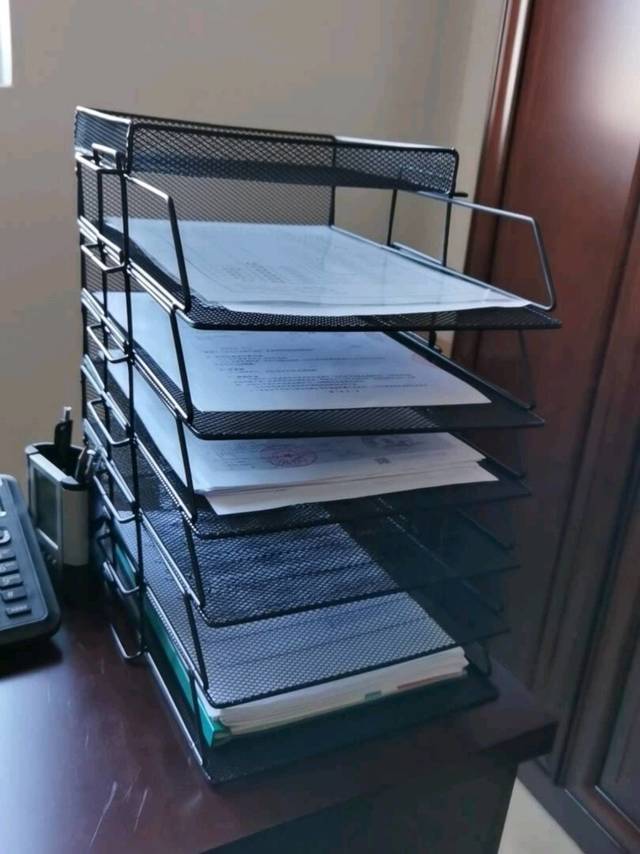 这个多层文件架的材质很有质感