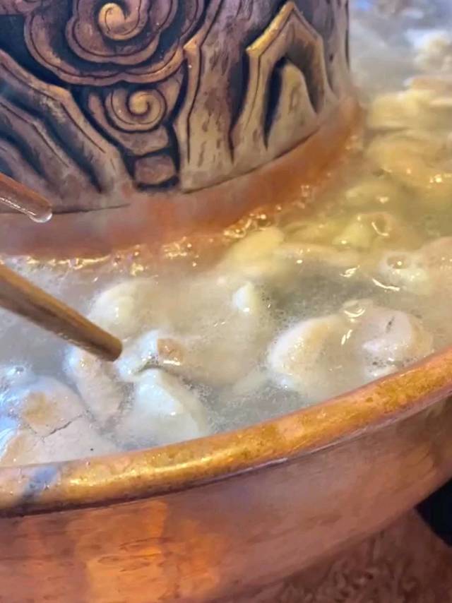 铜锅火锅才是最纯正的火锅，好吃！