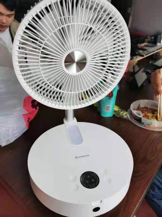 风扇设计巧妙，颜值高，上档次