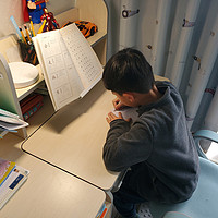 京造儿童学习桌椅套装，实惠有保障