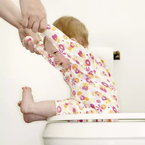 为宝宝的“便盆训练”头大？7个步骤帮宝宝脱掉纸尿裤