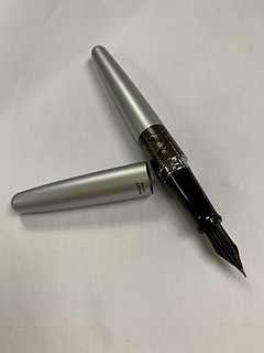 百乐88G 蛇纹 动物钢笔