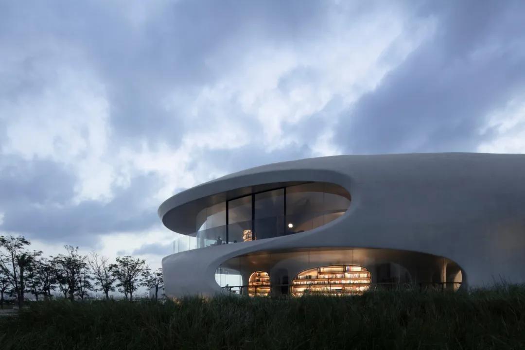 云洞图书馆惊艳落成:静处于陆地与海洋之间的建筑