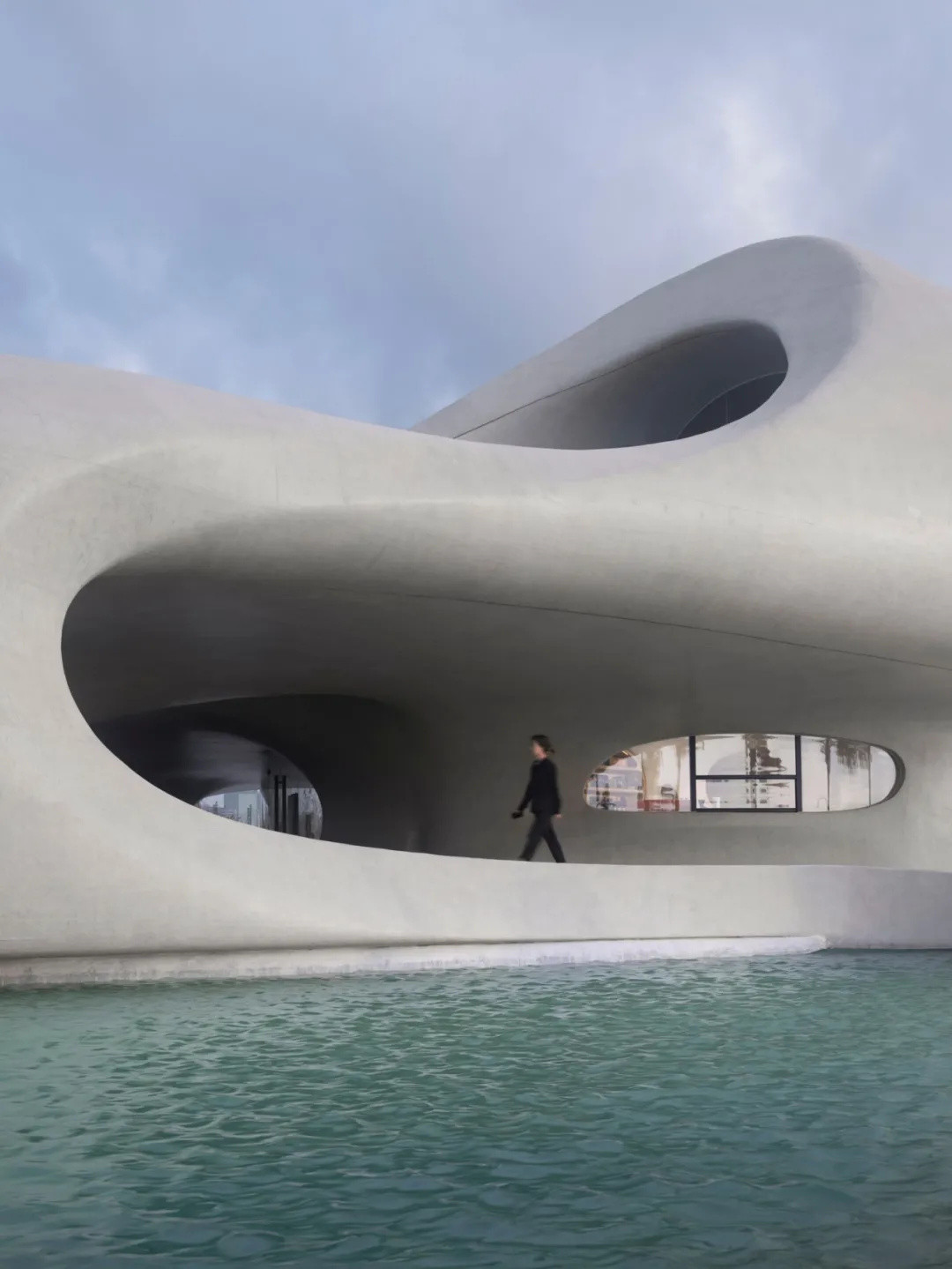 云洞图书馆惊艳落成:静处于陆地与海洋之间的建筑