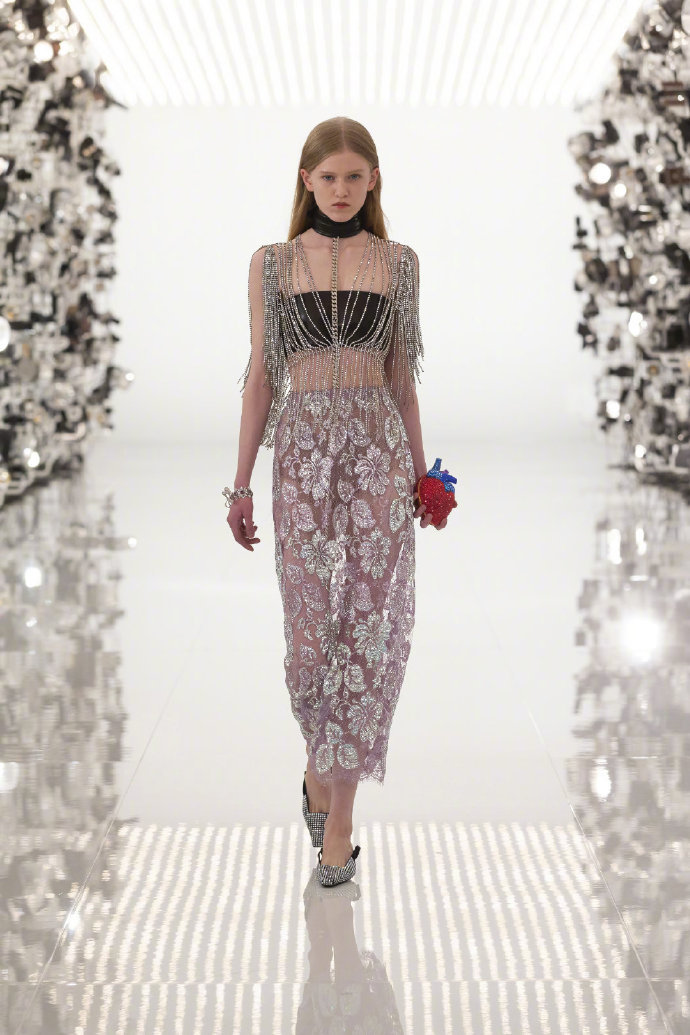 Gucci 100周年，推出全新系列《Aria-时尚咏叹调》，还有Balenciaga元素互换
