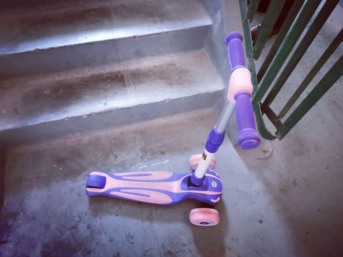 迪士尼儿童滑板车