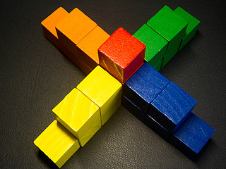 五颜六色的正方体积木