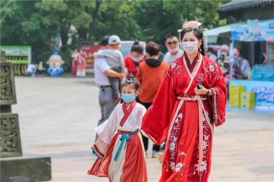 穿汉服免费入园系列--2021五一期间多地景点开展穿汉服免费入园活动(五)