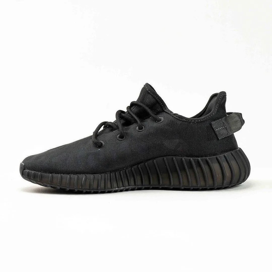 Yeezy Boost 350 V2 「Mono Black」细节图释出