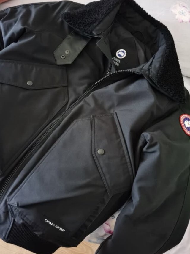 一件非常不错的大牌羽绒服