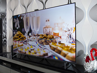 绿厂推出的一款65寸智能电视