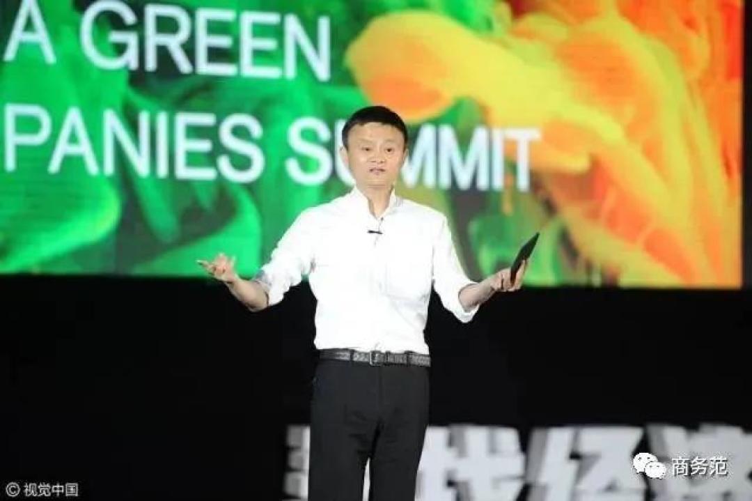 马斯克穿纪梵希变时髦,中年男富豪都爱穿什么牌子?