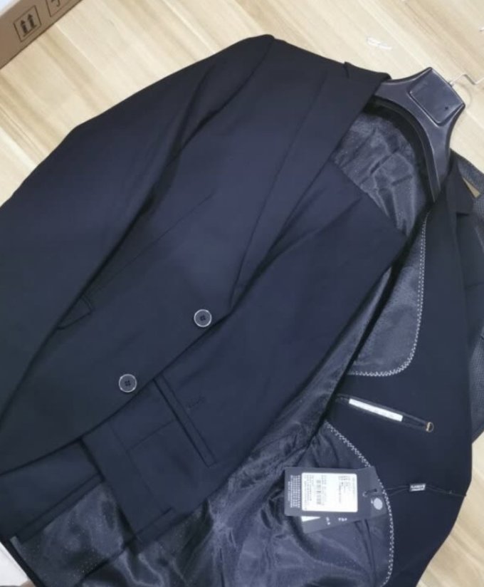 花花公子男士西服