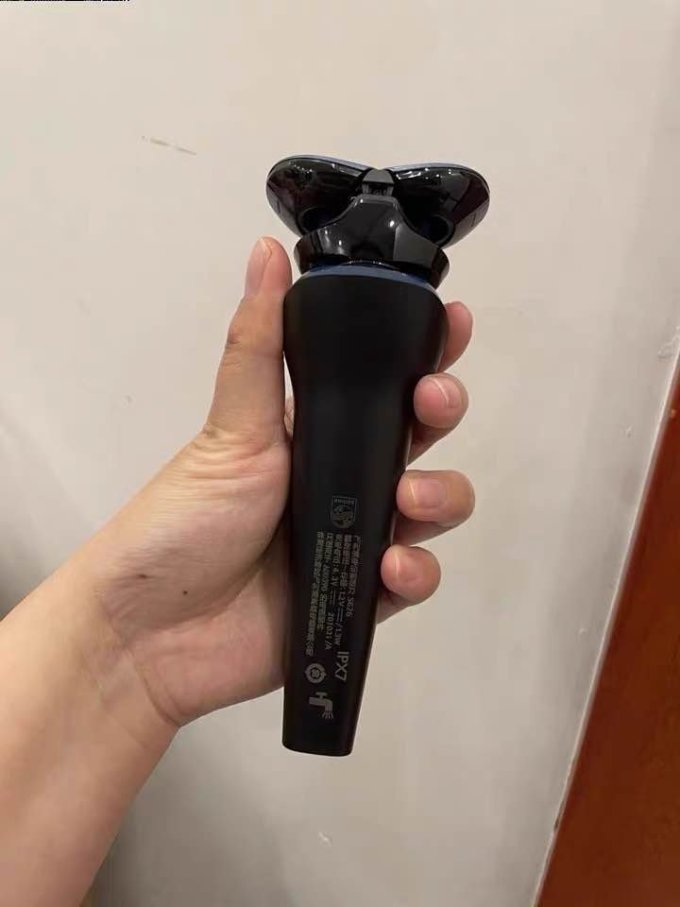 飞利浦电动剃须刀