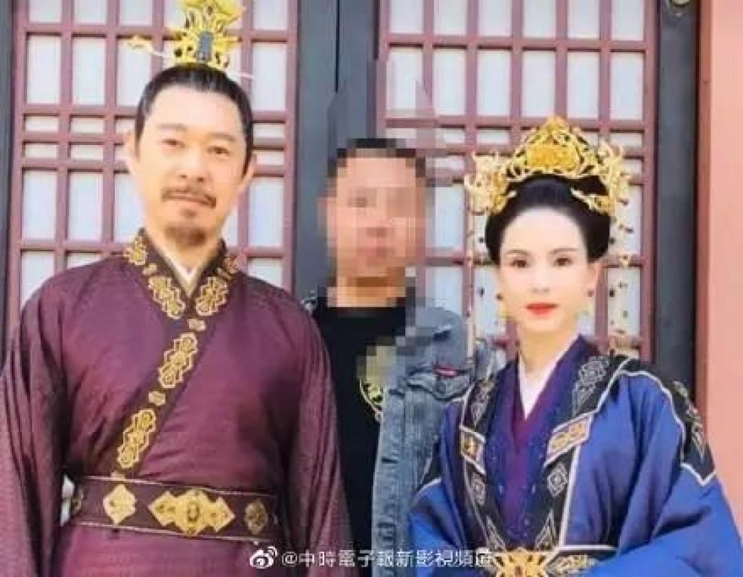 65岁张丰毅和55岁李若彤健身照曝光,太励志了!