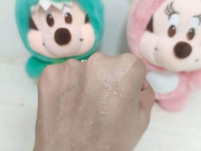露华浓粉底液