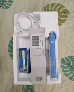 欧乐B电动牙刷 成人充电式
