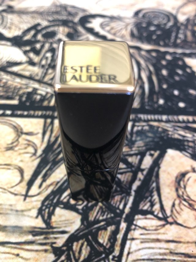 雅诗兰黛倾慕唇膏，太滋润了一人血书求出道