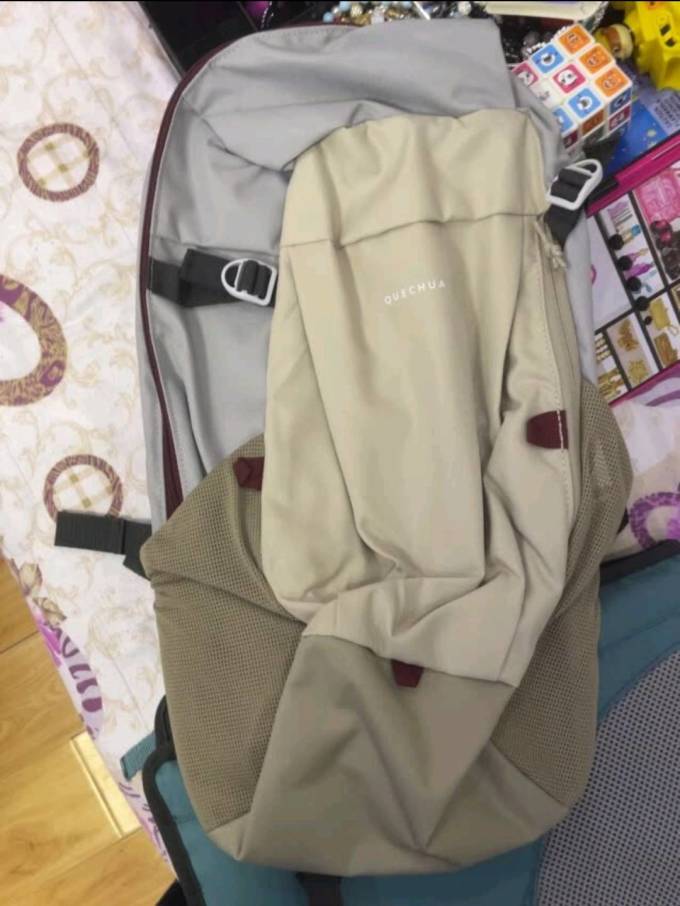 迪卡侬徒步背包