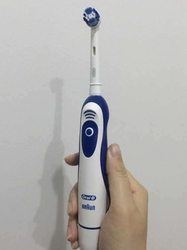 欧乐B电动牙刷