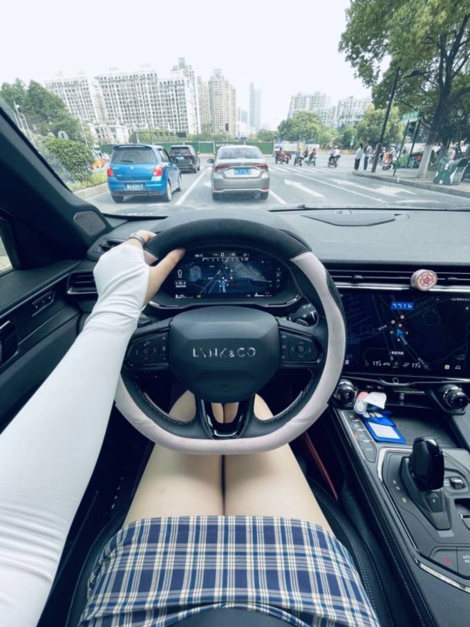 领克小型SUV