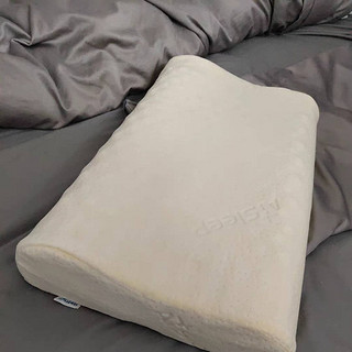 乳胶枕头，柔软舒适
