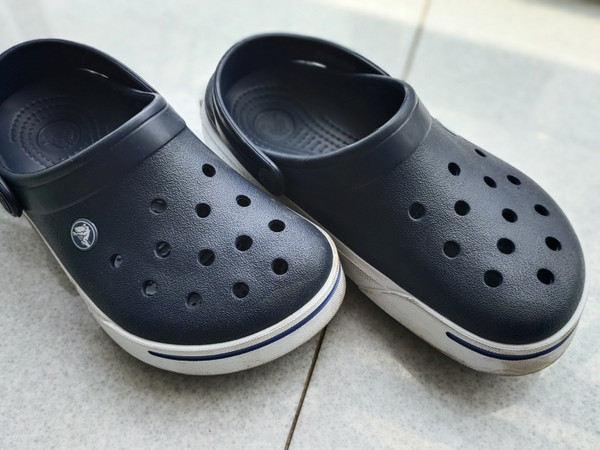 夏天最爱crocs 洞洞鞋