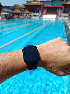 游泳必备手表，还不耽误接电话