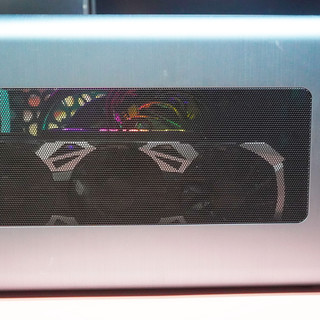 机箱界的铝厂，支持240水冷与长显卡的乔思伯V8 ITX机箱装机点评