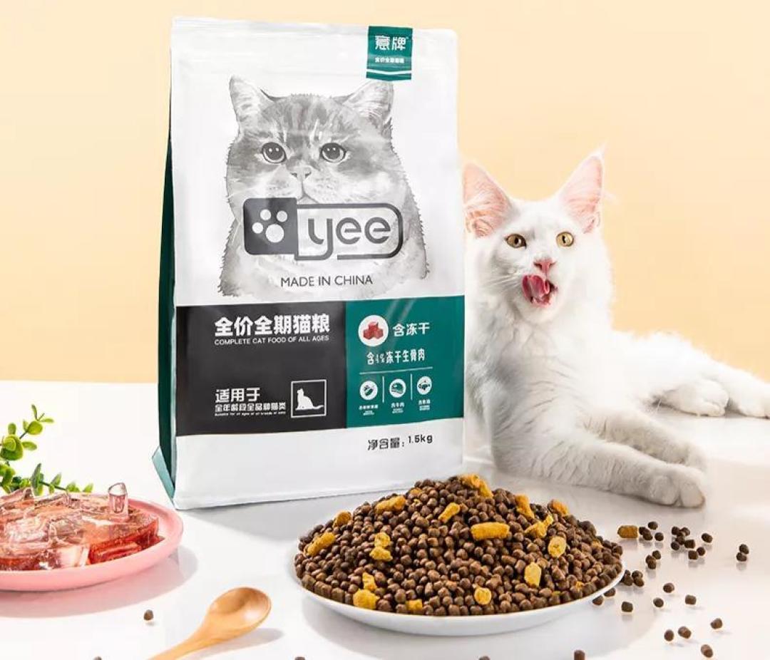 这种营养含量超高的喂食方式,试问哪只猫咪能够抗拒?