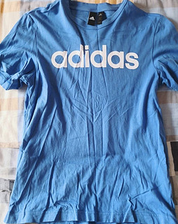 Adidas蓝色体恤