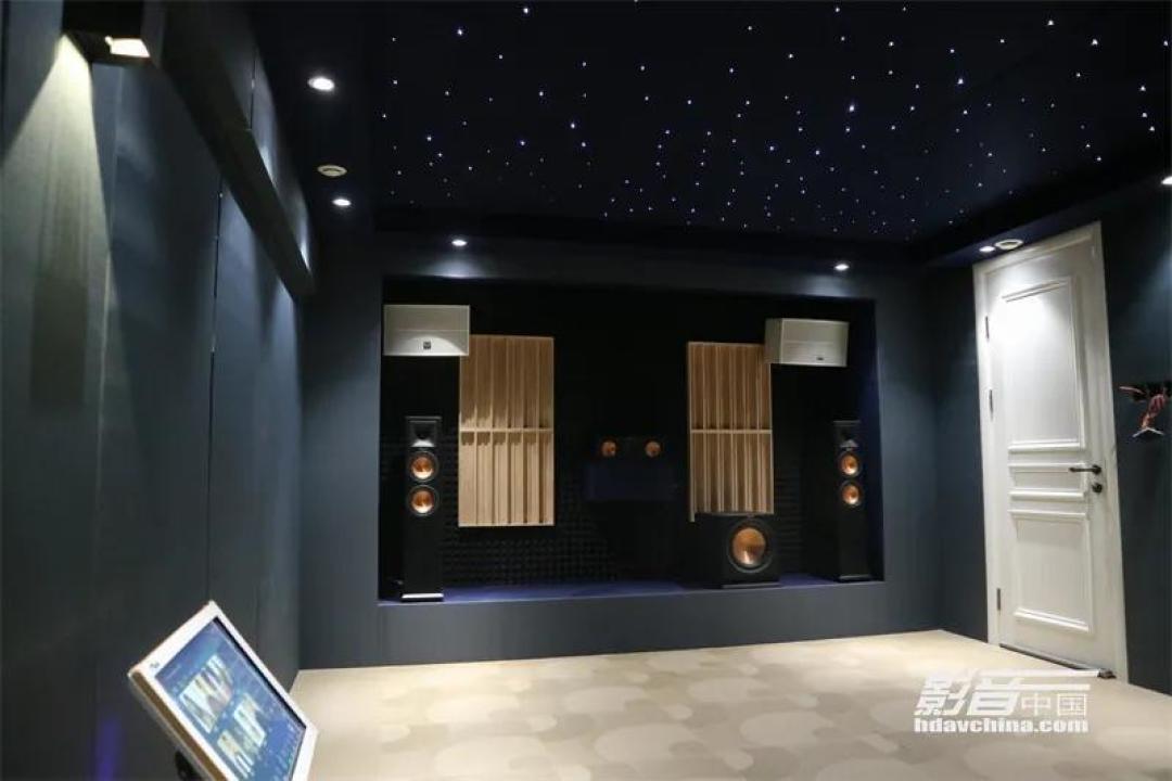 【家庭影院案例】武汉万科别墅地下室老影院:改动换面,器材+装修双升级