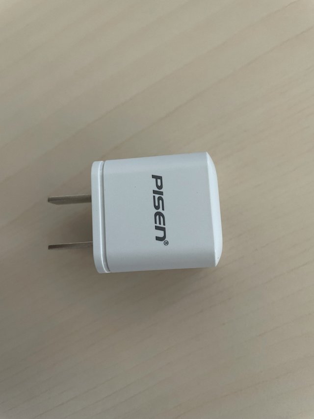 品胜的20瓦迷你充电头